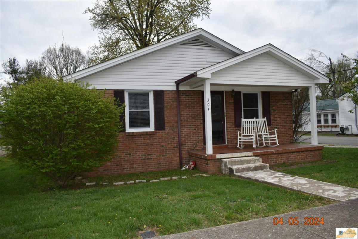 304 N MAIN ST, SMITHS GROVE, KY 42171, photo 1 of 25